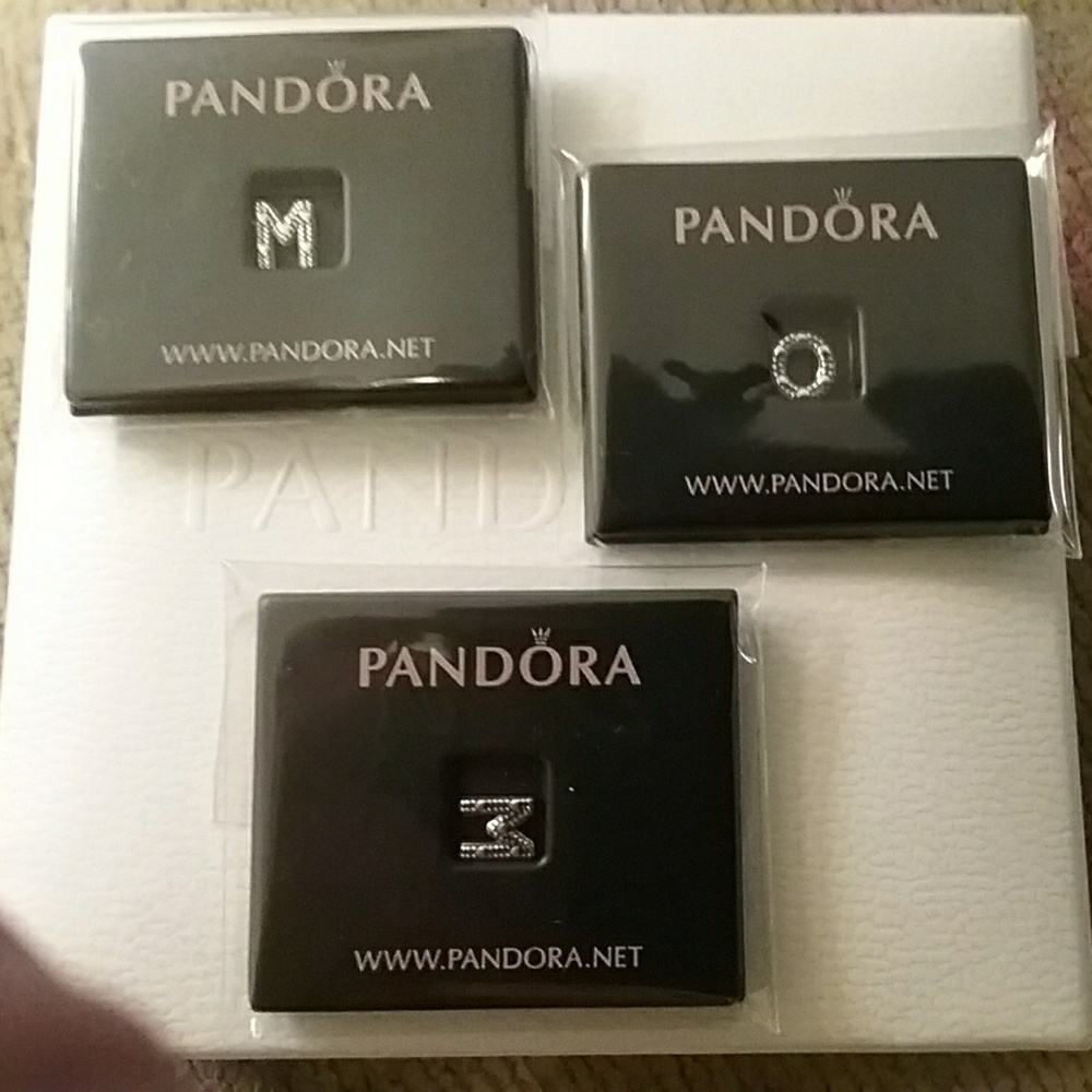 Set of Pandora petite "MOM" letters